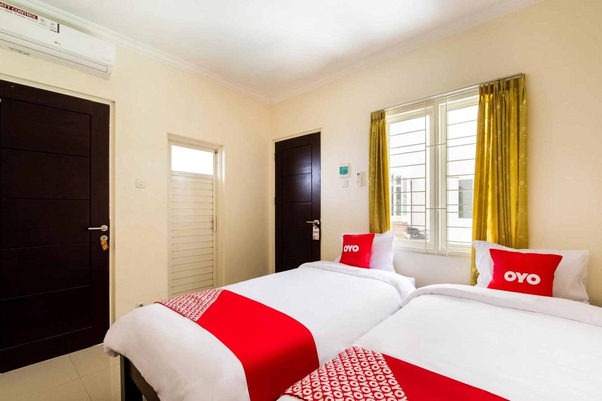 Hotel Oyo Life 3398 Griya Rm 19 Syariah Surabaya Esterno foto