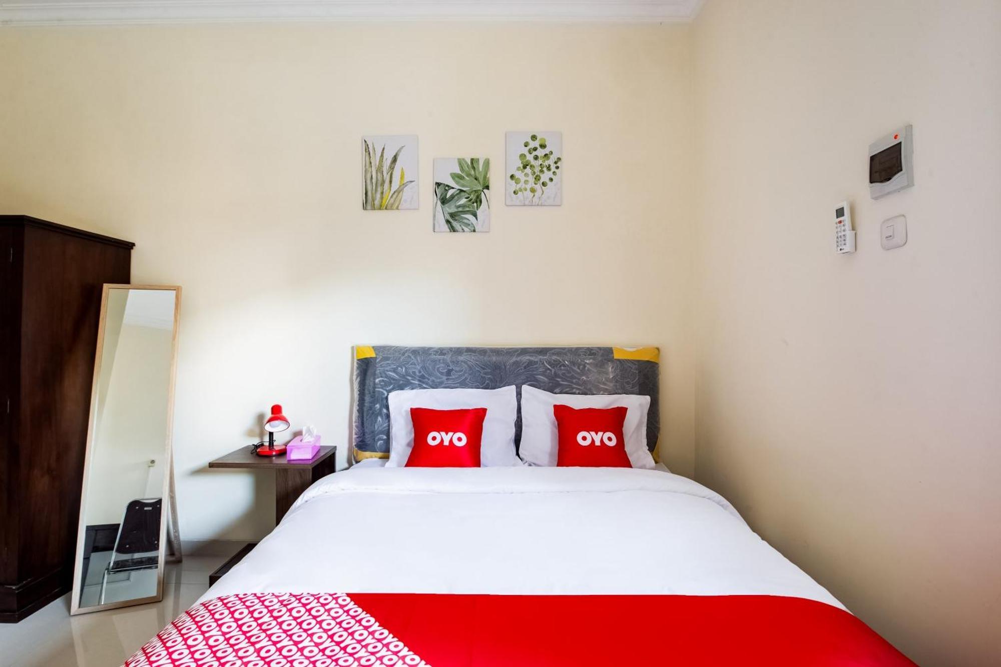 Hotel Oyo Life 3398 Griya Rm 19 Syariah Surabaya Esterno foto